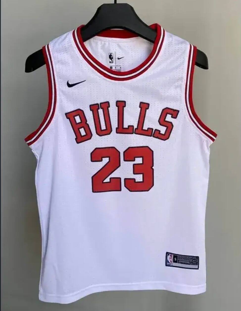 Chicago Bulls Basketball Jersey – White (XXL)